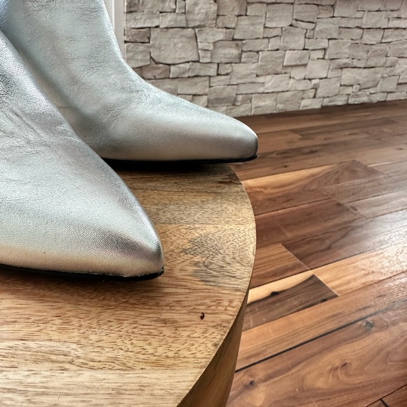 INEZ Mila Soft Silver Pointy Toe Heeled Boots sz: 9 NWOB - Picture 9 of 13